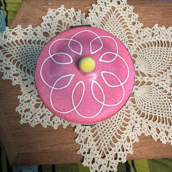 Porcelain Floral Trinket Box with Pink Lid - Picture 2 of 14